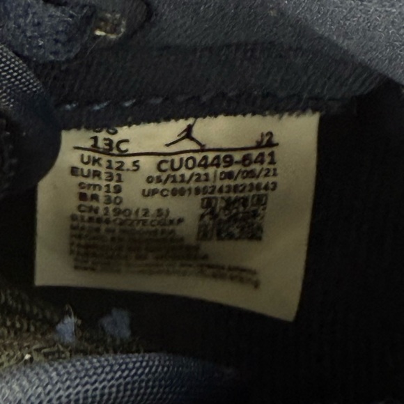 Air Jordan 1 Retro High OG "Bubble Gum" Sneakers Size 13 Kids - Picture 9 of 9